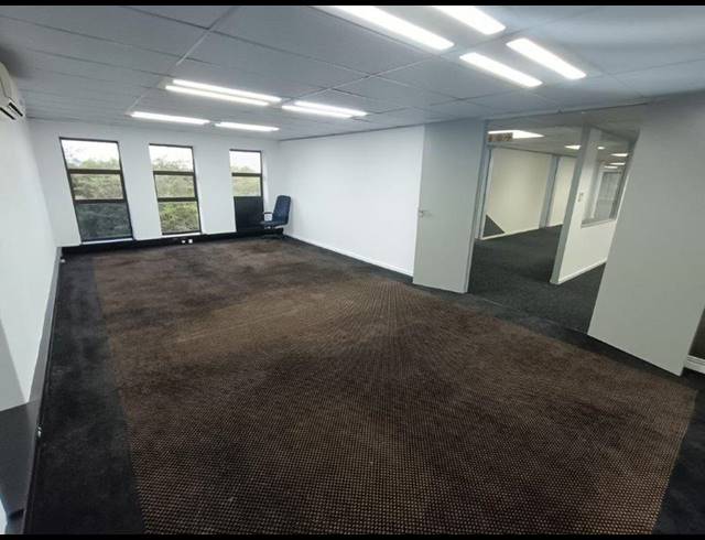 BUSINESS PROPERTY TO RENT IN BRYANSTON